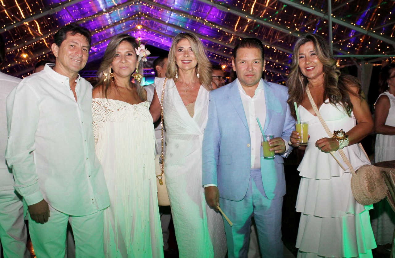 Guillermo Cárdenas, Olga Lucía Gómez, Liliana Sarmiento, Juan Carlos Bahamón, el cumpleañero y Esperanza Puentes.